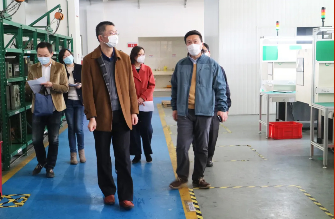嘉定区委组织部副部长夏峰带队赴塑胶科技事业部亿泊工厂走访